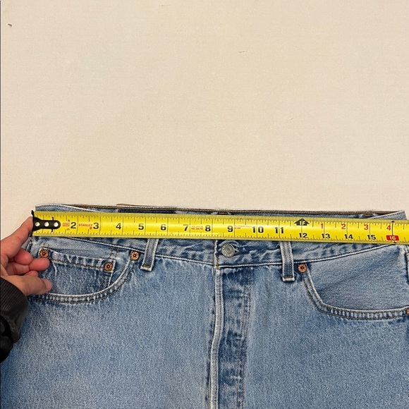 VINTAGE 90s LEVI’S 501 BUTTON FLY STRAIGHT LEG BROKEN-IN JEANS USA 100% COTTON - Picture 13 of 16